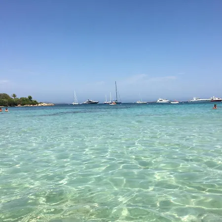 Bouganville מלון דירות 3*