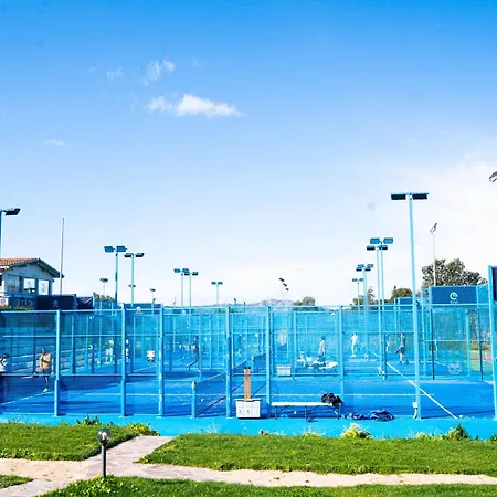 מלון דירות Bouganville 3*